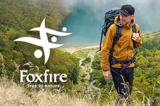 フォックスファイヤー（Foxfire）は自然から学んだナチュラリストの知恵を生かし、革新的なアウトドア・クロージングをつくり続けています。