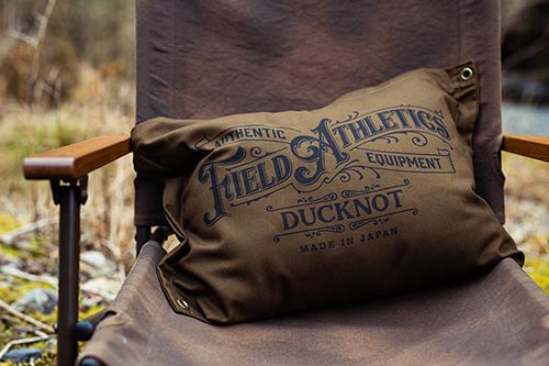 DUCKNOT(ダックノット) シュラフを入れて使うクッションカバー M FIELD ATHLETICS プリント