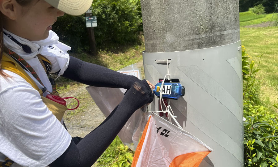 OMM LITEのチェックポイントにキーを差し込みチェックインする