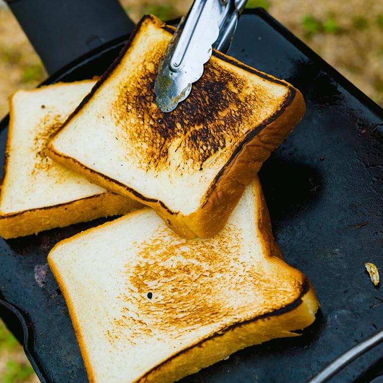 OZpig(オージーピッグ) ～ ホットサンドメーカー要らず！暖を取りながら朝食を♪