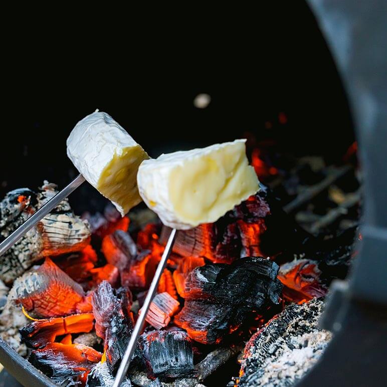 OZpig(オージーピッグ) ～ ホットサンドメーカー要らず！暖を取りながら朝食を♪