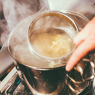 キャンプの夜に欲しくなる魅惑の一品「二郎系ラーメン」