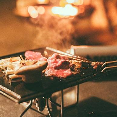 [クロテツ]で、日本人特有の食べ方「すき焼き」に挑戦！