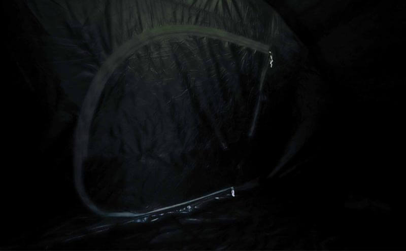 日中でも優れた遮光性に加え、標準で付属する内容も充実！