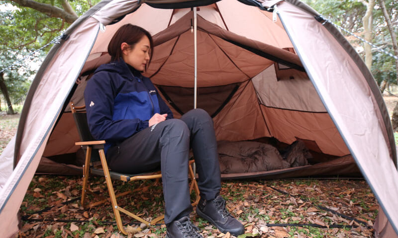 設営の簡単さと広い居住性を併せ持つポップワンポールテント「フィンガル ソロ」