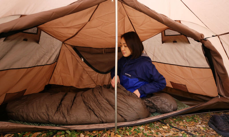 設営の簡単さと広い居住性を併せ持つポップワンポールテント「フィンガル ソロ」