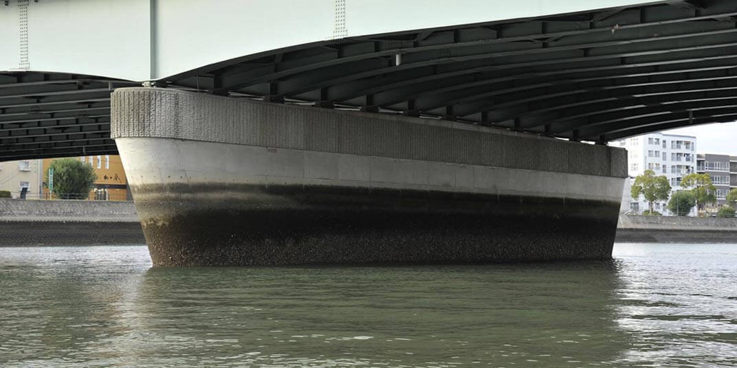 よく釣れる場所は、漁港、河川、サーフに干潟、磯など様々！